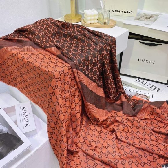 💎✨AUTHENTIC✨💎Gucci scarf - Picture 4 of 6